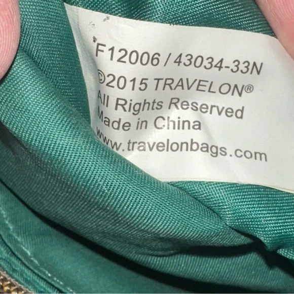 Travelon Quilted Snake Print Wristlet Pouch - Neutral Grey/Beige RFID - Picture 6 of 12